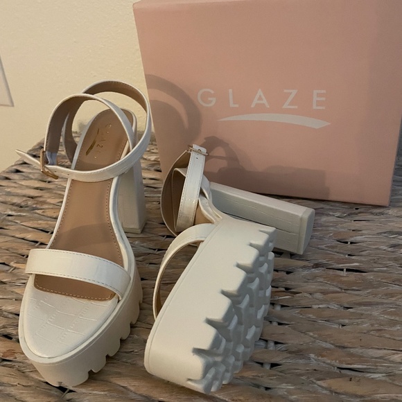 Glaze Strappy Platform Heels - Picture 2 of 7